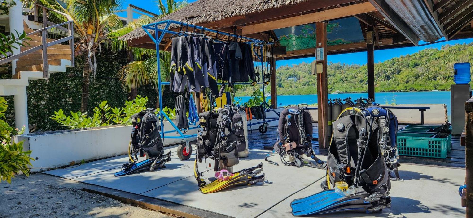 Edgewater Dive & Spa Resort Puerto Galera Exterior foto